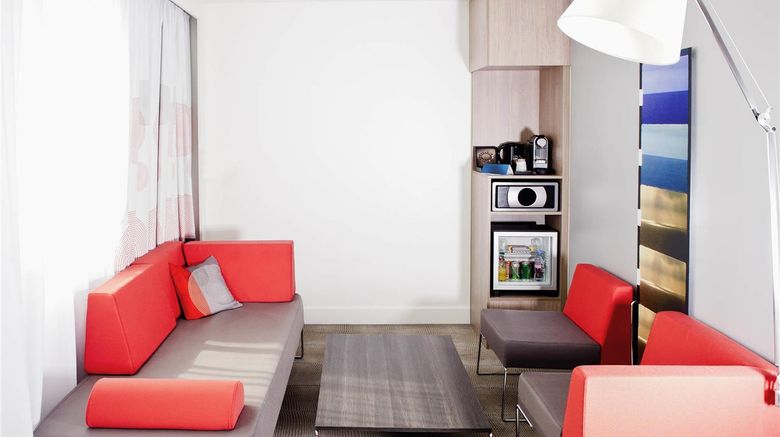 <b>Novotel Marseille Centre Prado Suite</b>. Images powered by <a href="https://iceportal.shijigroup.com/" title="IcePortal" target="_blank">IcePortal</a>.