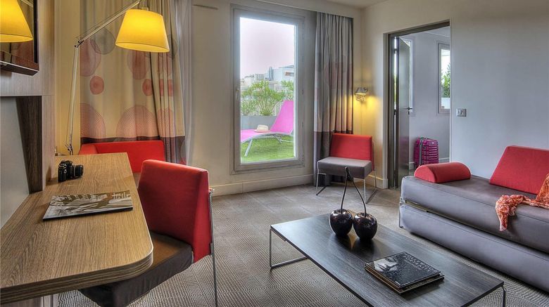 <b>Novotel Marseille Centre Prado Suite</b>. Images powered by <a href="https://iceportal.shijigroup.com/" title="IcePortal" target="_blank">IcePortal</a>.