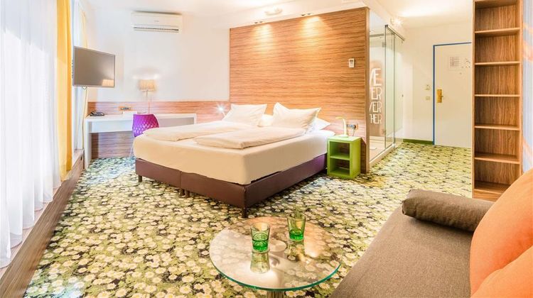 Ibis Styles Wien City Hotel Room