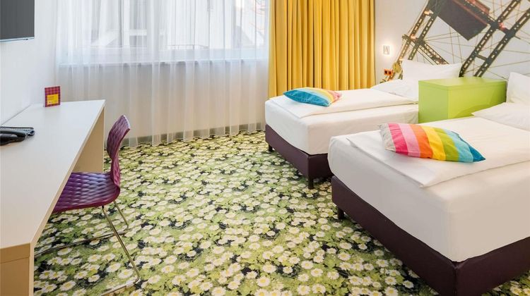 Ibis Styles Wien City Hotel Room