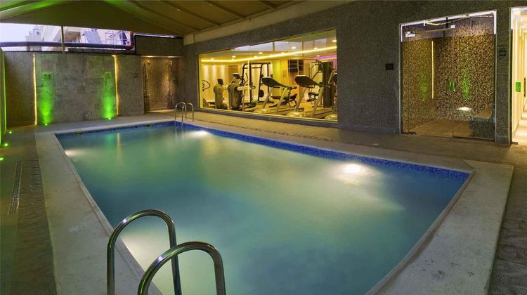 Novotel Suites Riyadh Olaya Pool