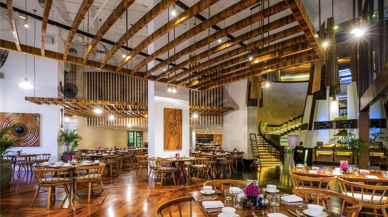 <b>Sofitel Bali Nusa Dua Beach Resort Restaurant</b>. Images powered by <a href="https://iceportal.shijigroup.com/" title="IcePortal" target="_blank">IcePortal</a>.