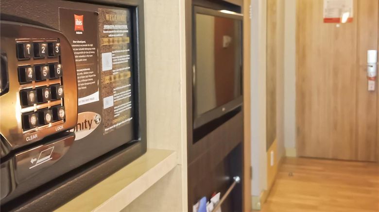 <b>Ibis Padang Room</b>. Images powered by <a href="https://iceportal.shijigroup.com/" title="IcePortal" target="_blank">IcePortal</a>.