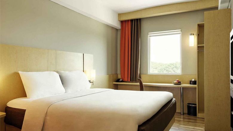 <b>Ibis Padang Room</b>. Images powered by <a href="https://iceportal.shijigroup.com/" title="IcePortal" target="_blank">IcePortal</a>.