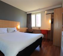 Ibis Aurillac Room