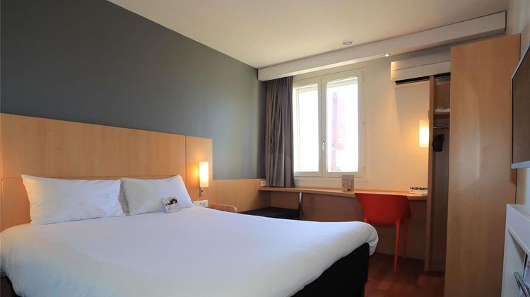 Ibis Aurillac Room