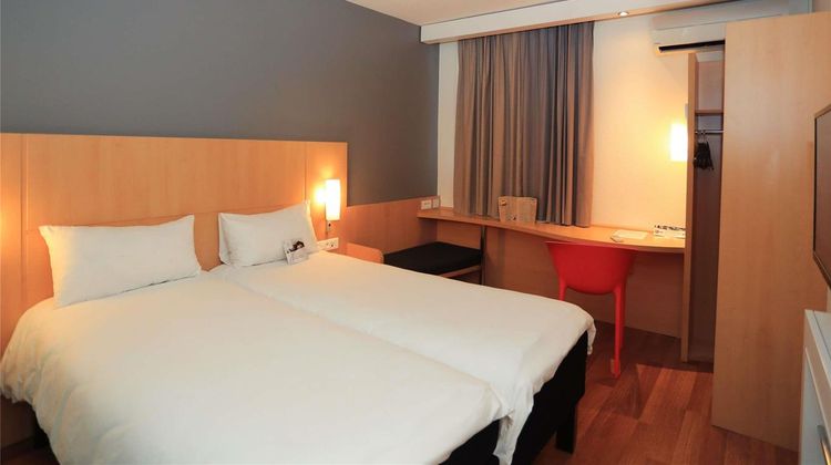 Ibis Aurillac Room