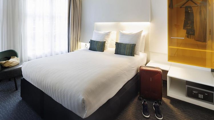 Ibis Styles Amsterdam Central Station Room