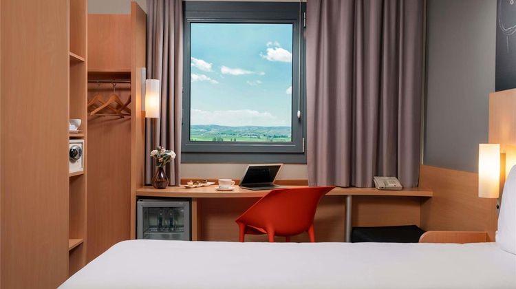 Ibis Ankara Airport Exterior