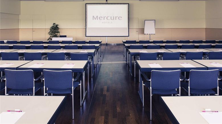 <b>Mercure Hotel Dortmund Messe & Kongress Meeting</b>. Images powered by <a href="https://iceportal.shijigroup.com/" title="IcePortal" target="_blank">IcePortal</a>.