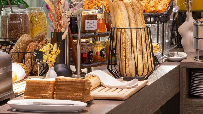 <b>Mercure Clermont Ferrand Centre Jaude Restaurant</b>. Images powered by <a href="https://iceportal.shijigroup.com/" title="IcePortal" target="_blank">IcePortal</a>.