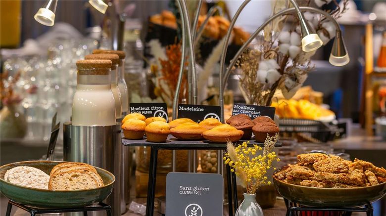 <b>Mercure Clermont Ferrand Centre Jaude Restaurant</b>. Images powered by <a href="https://iceportal.shijigroup.com/" title="IcePortal" target="_blank">IcePortal</a>.