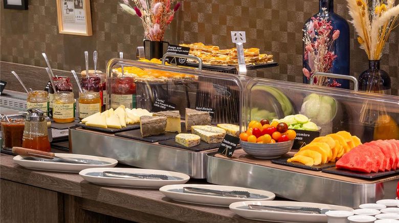 <b>Mercure Clermont Ferrand Centre Jaude Restaurant</b>. Images powered by <a href="https://iceportal.shijigroup.com/" title="IcePortal" target="_blank">IcePortal</a>.