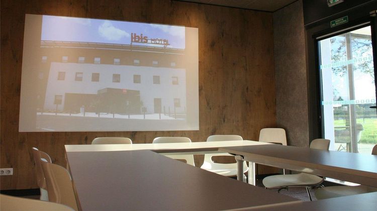 Ibis Montceau Les Mines Meeting