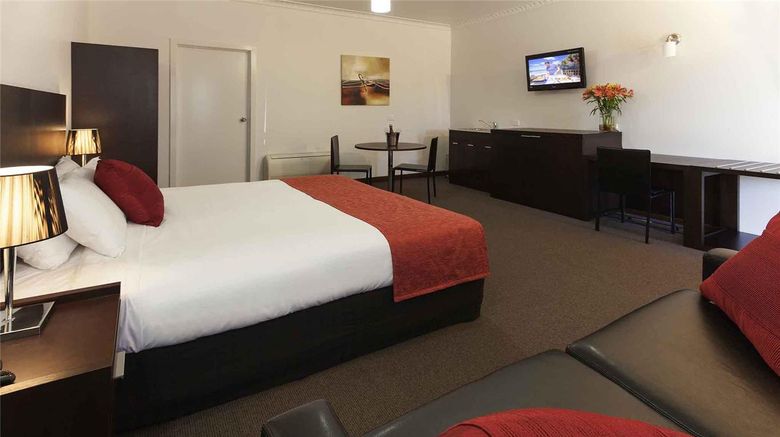 <b>Mercure Port of Echuca Motel Room</b>. Images powered by <a href="https://iceportal.shijigroup.com/" title="IcePortal" target="_blank">IcePortal</a>.