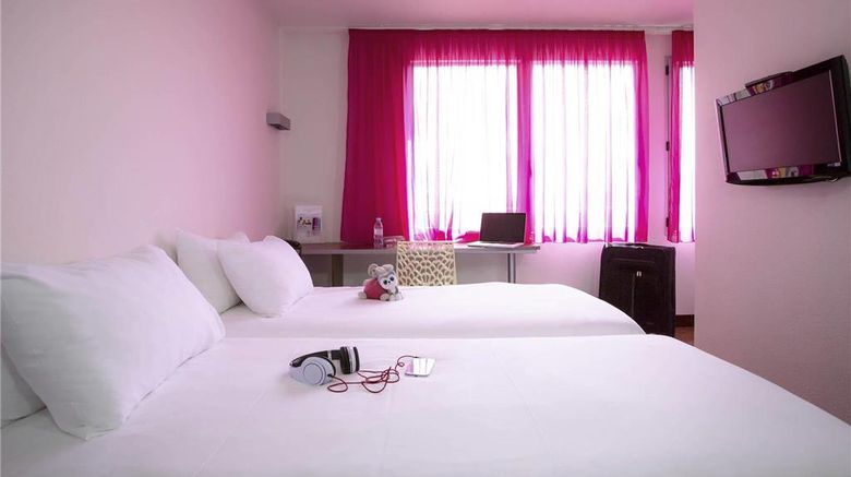 <b>Hotel Ibis Styles Bethune Bruay Room</b>. Images powered by <a href="https://iceportal.shijigroup.com/" title="IcePortal" target="_blank">IcePortal</a>.