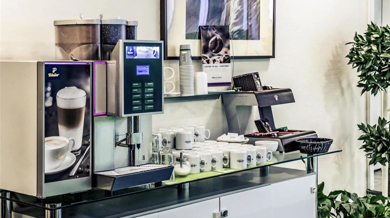 <b>Mercure Hotel Frankfurt City Messe Restaurant</b>. Images powered by <a href="https://iceportal.shijigroup.com/" title="IcePortal" target="_blank">IcePortal</a>.