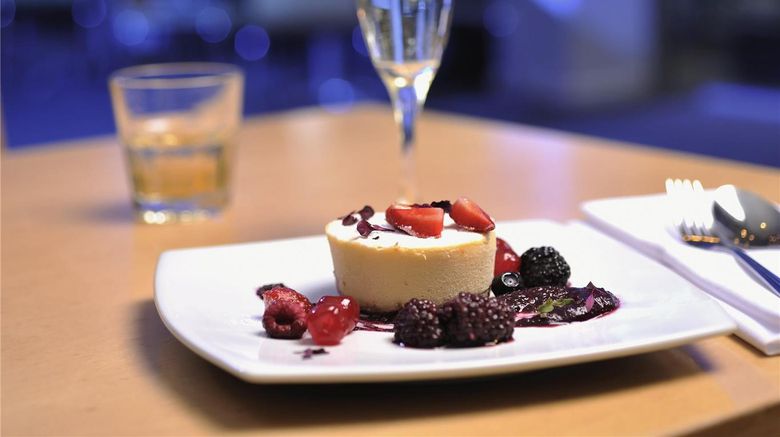 <b>Mercure North Melbourne Restaurant</b>. Images powered by <a href="https://iceportal.shijigroup.com/" title="IcePortal" target="_blank">IcePortal</a>.