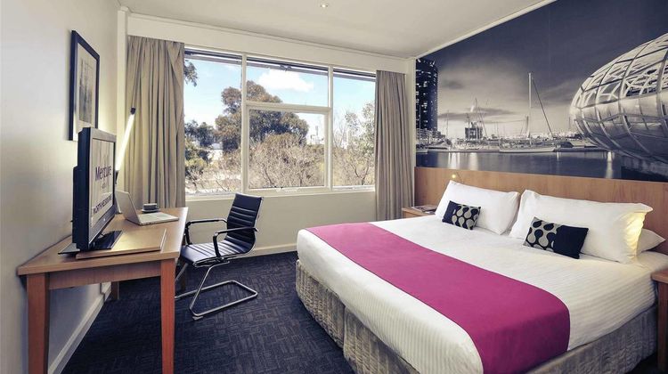 Mercure North Melbourne Room