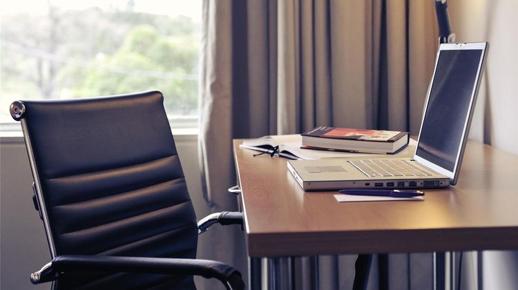 Mercure North Melbourne Room