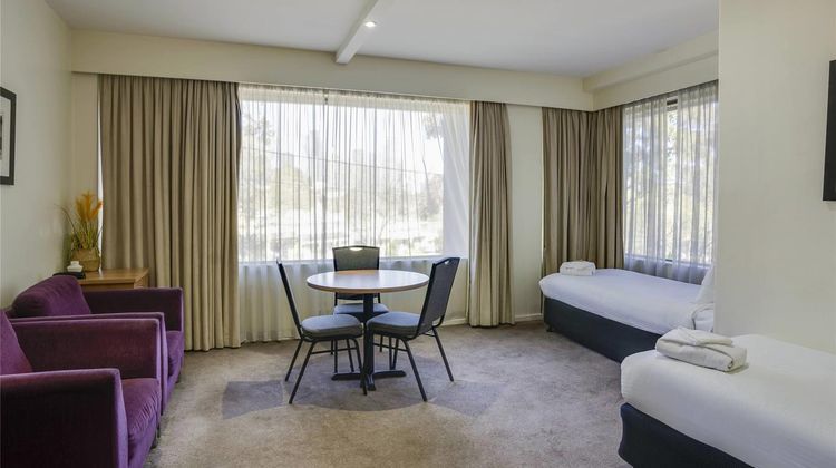 Mercure North Melbourne Suite