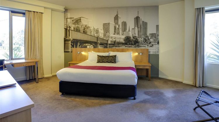 Mercure North Melbourne Suite