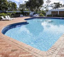 Ibis Styles Eagle Hawk Canberra Resort Exterior
