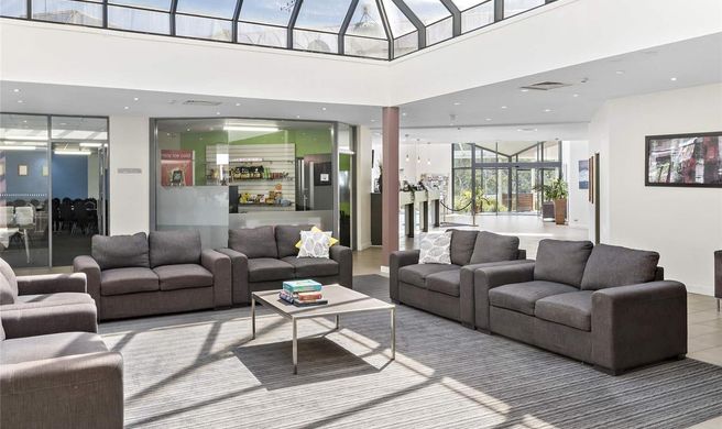 Ibis Styles Eagle Hawk Canberra Resort Exterior