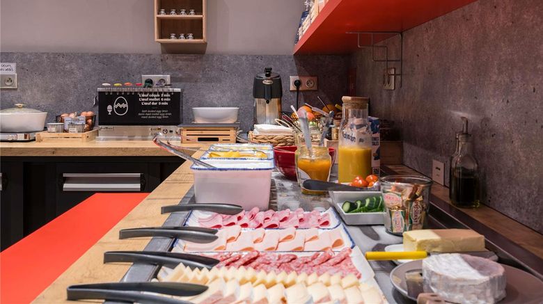 <b>Ibis Paris Gare Du Nord Restaurant</b>. Images powered by <a href="https://iceportal.shijigroup.com/" title="IcePortal" target="_blank">IcePortal</a>.