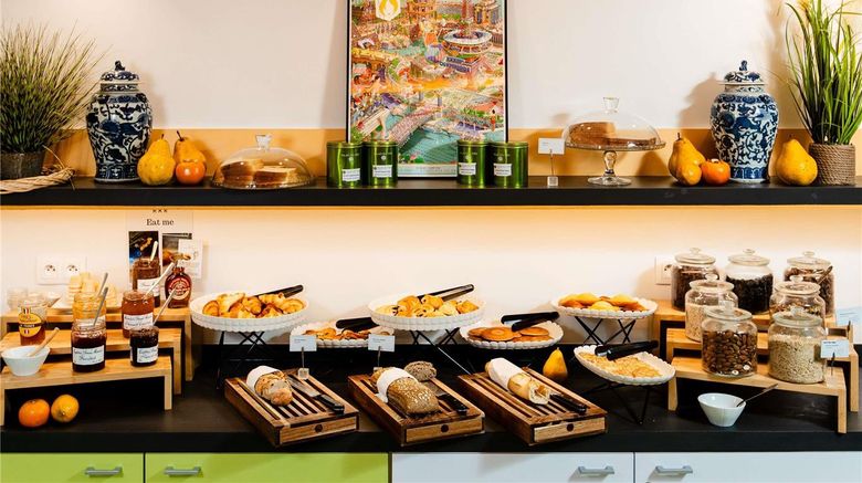 <b>Ibis Styles Paris La Defense Courbevoie Restaurant</b>. Images powered by <a href="https://iceportal.shijigroup.com/" title="IcePortal" target="_blank">IcePortal</a>.