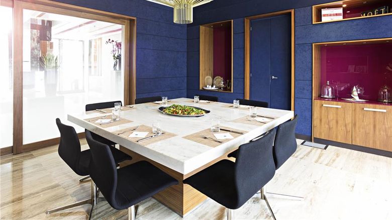 <b>Novotel Roma Eur Restaurant</b>. Images powered by <a href="https://iceportal.shijigroup.com/" title="IcePortal" target="_blank">IcePortal</a>.