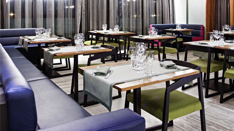 <b>Novotel Roma Eur Restaurant</b>. Images powered by <a href="https://iceportal.shijigroup.com/" title="IcePortal" target="_blank">IcePortal</a>.