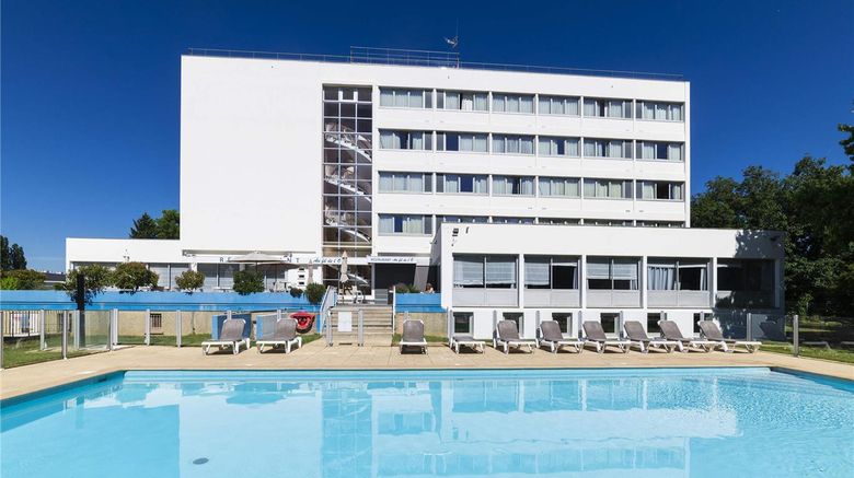 <b>Mercure Macon Bord de Saone Pool</b>. Images powered by <a href="https://iceportal.shijigroup.com/" title="IcePortal" target="_blank">IcePortal</a>.