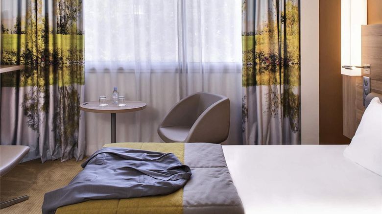 <b>Mercure Macon Bord de Saone Room</b>. Images powered by <a href="https://iceportal.shijigroup.com/" title="IcePortal" target="_blank">IcePortal</a>.