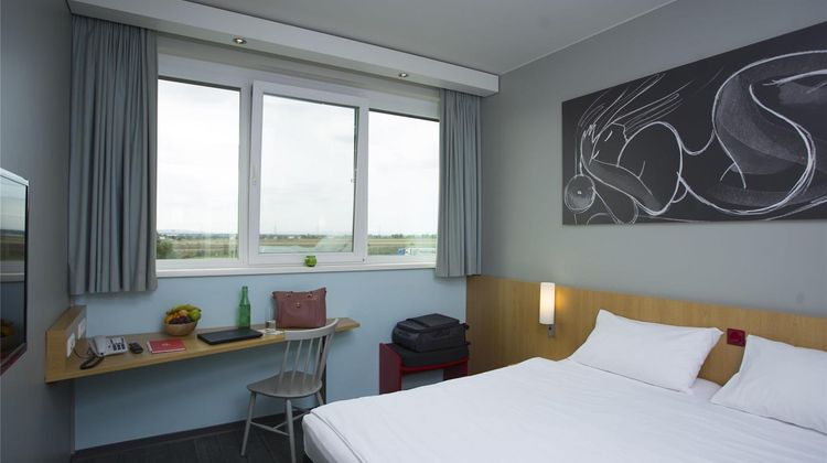 Ibis Vienna Airport Room