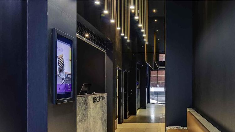 Mercure Melbourne Therry St Exterior