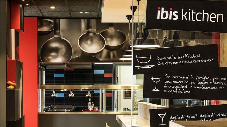 <b>Ibis Milano Fiera Restaurant</b>. Images powered by <a href="https://iceportal.shijigroup.com/" title="IcePortal" target="_blank">IcePortal</a>.