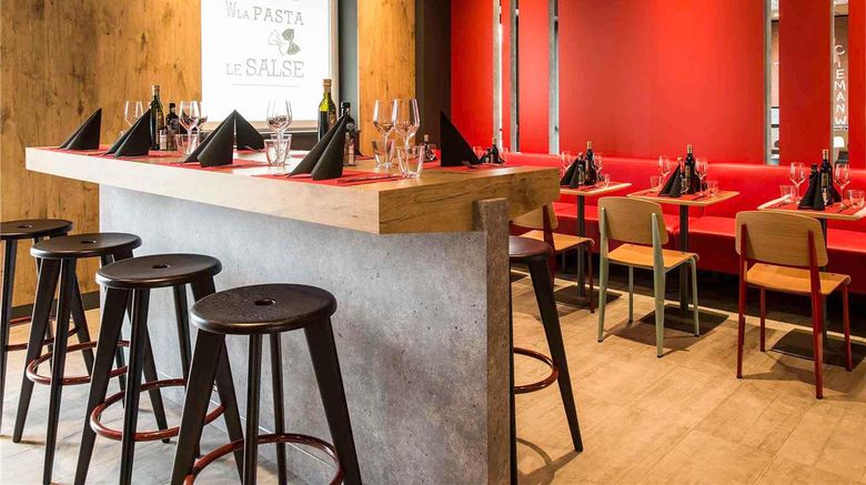 <b>Ibis Milano Fiera Restaurant</b>. Images powered by <a href="https://iceportal.shijigroup.com/" title="IcePortal" target="_blank">IcePortal</a>.