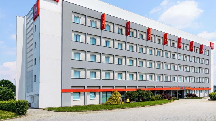 Ibis Milano Fiera Exterior