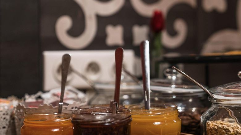 <b>Ibis Styles Lille Centre Grand Place Restaurant</b>. Images powered by <a href="https://iceportal.shijigroup.com/" title="IcePortal" target="_blank">IcePortal</a>.