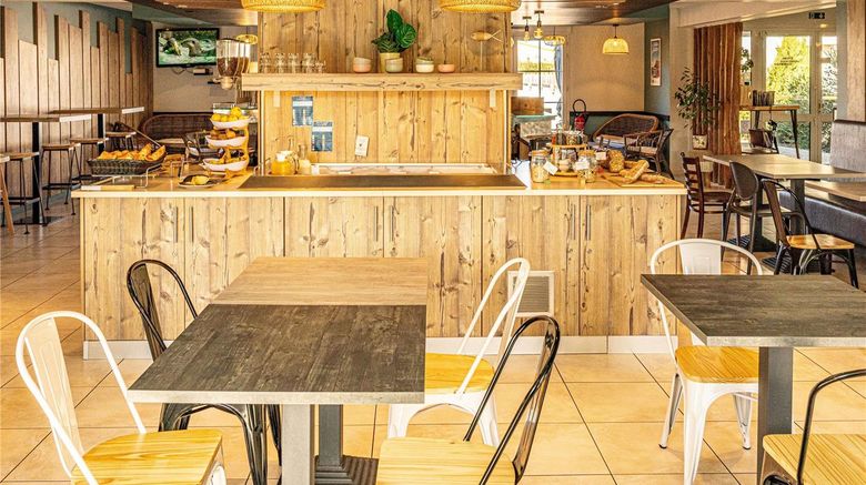 <b>Ibis Styles Marennes Oleron Restaurant</b>. Images powered by <a href="https://iceportal.shijigroup.com/" title="IcePortal" target="_blank">IcePortal</a>.