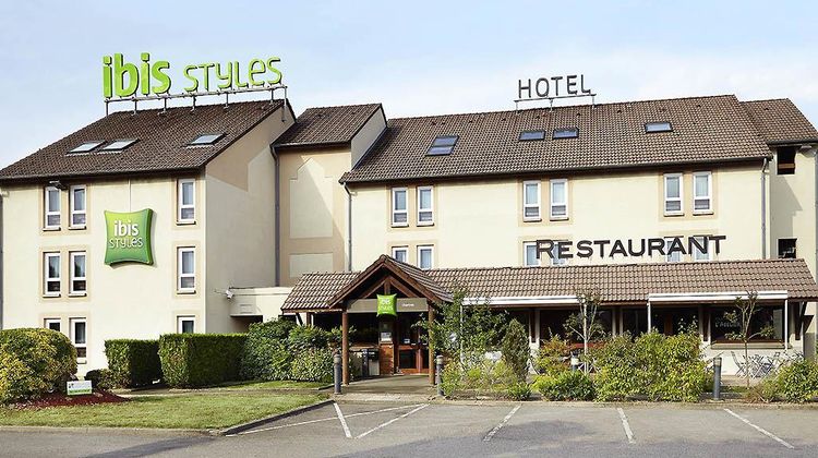 Ibis Styles Chartres Exterior