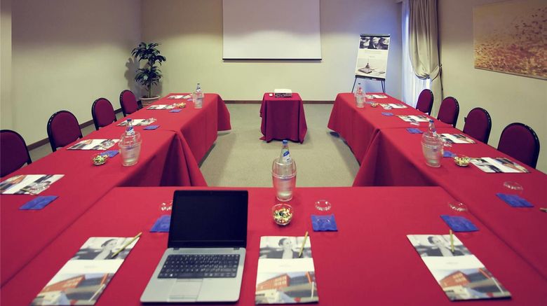 <b>Mercure Genova San Biagio Meeting</b>. Images powered by <a href="https://iceportal.shijigroup.com/" title="IcePortal" target="_blank">IcePortal</a>.
