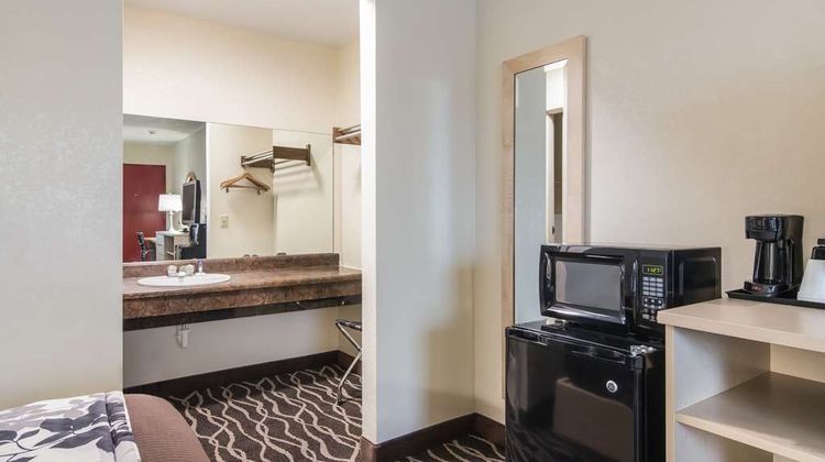 Americas Best Value Inn Room