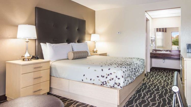 Americas Best Value Inn Room