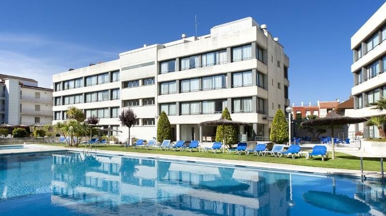 <b>Atenea Park Suites Apartments Exterior</b>. Images powered by <a href="https://iceportal.shijigroup.com/" title="IcePortal" target="_blank">IcePortal</a>.