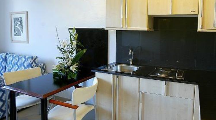 Atenea Park Suites Apartments Room
