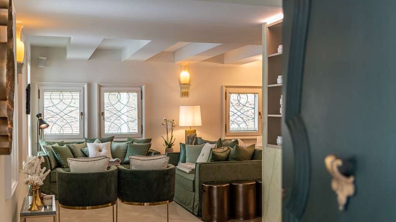 <b>Ca' Maria Adele Room</b>. Images powered by <a href="https://iceportal.shijigroup.com/" title="IcePortal" target="_blank">IcePortal</a>.