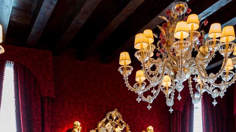 <b>Ca' Maria Adele Room</b>. Images powered by <a href="https://iceportal.shijigroup.com/" title="IcePortal" target="_blank">IcePortal</a>.