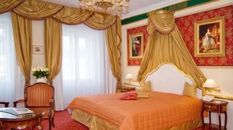 <b>Bristol Hotel Room</b>. Images powered by <a href="https://iceportal.shijigroup.com/" title="IcePortal" target="_blank">IcePortal</a>.